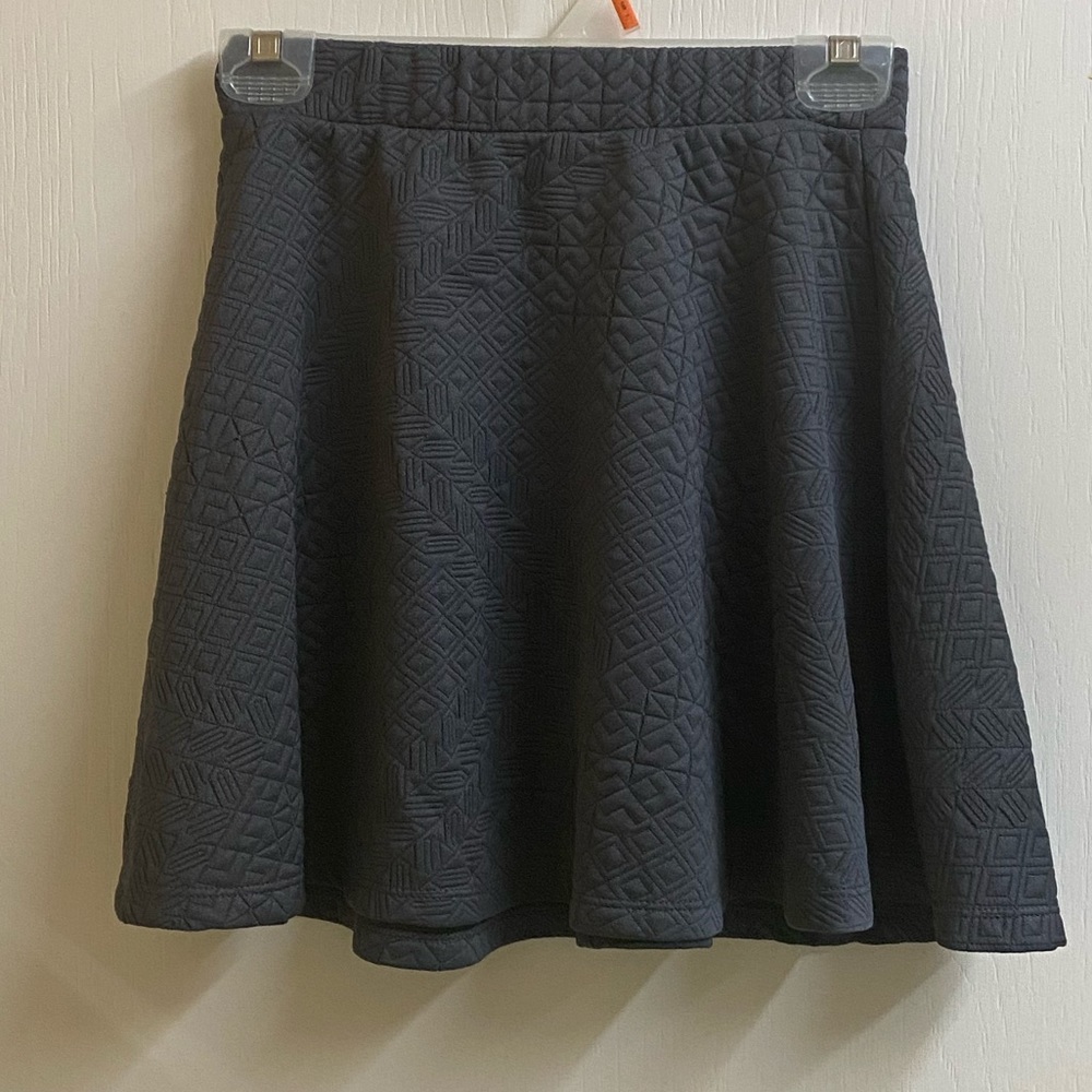 Mossimo Supply Co Gray Textured Flowy Mini Skirt